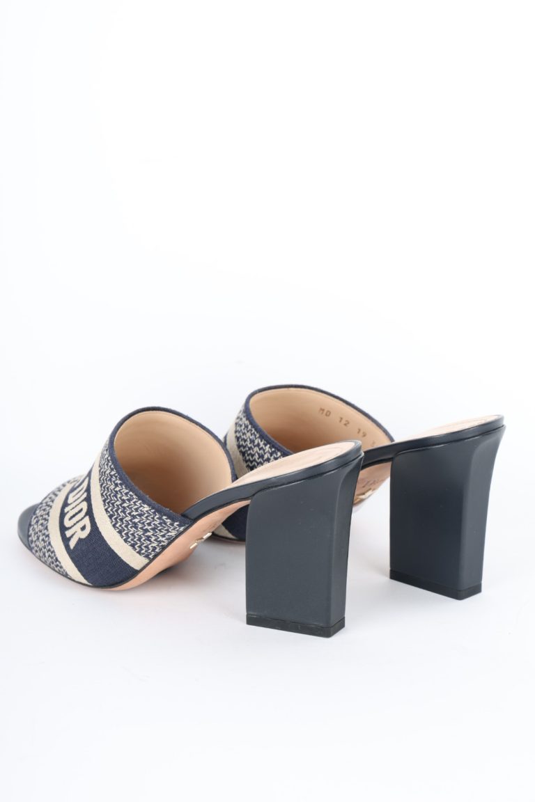 Mules Christian Dior Pointure 38,5 – Image 2