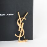 Broche Yves Saint Laurent