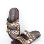 Claquettes Fendi Pointure 38